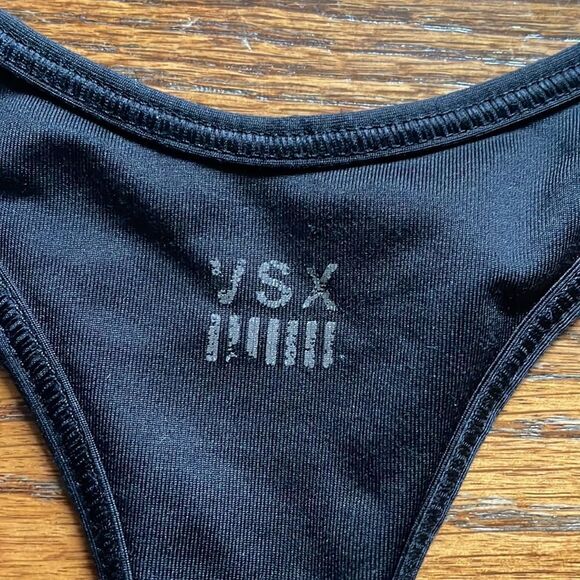 Victoria’s Secret Sport The Player Color Block Racerback Sports Bra - Picture 4 of 6